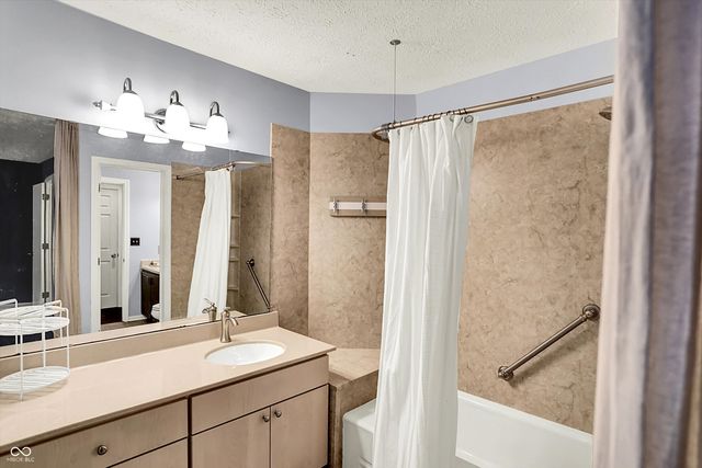 7747 Harbour Isle 8, Indianapolis, IN 46240