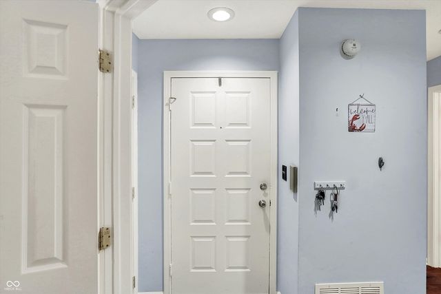 7747 Harbour Isle 8, Indianapolis, IN 46240