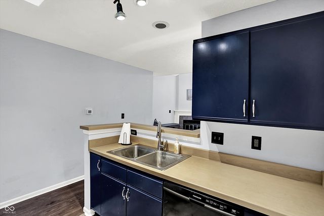 7747 Harbour Isle 8, Indianapolis, IN 46240