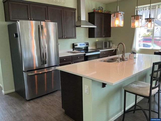 1525 N River Alder St, Canby, OR 97013
