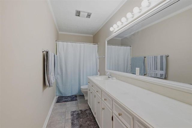 4805 W Quail Hollow, Lake Charles, LA 70605