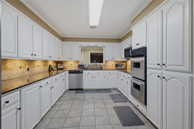 4805 W Quail Hollow, Lake Charles, LA 70605