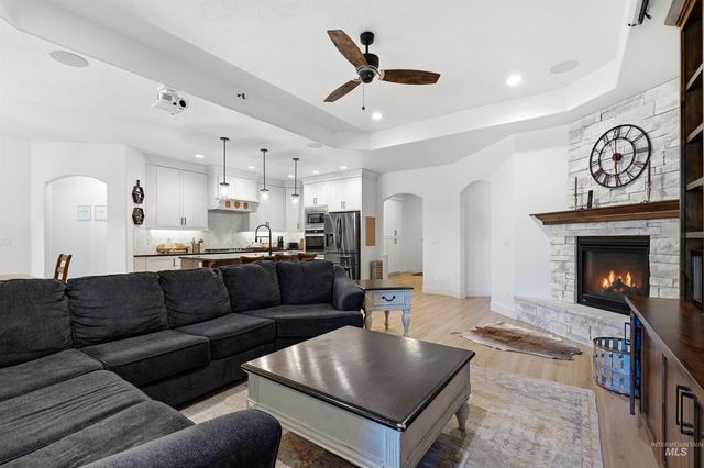 229 W Moray St, Middleton, ID 83644