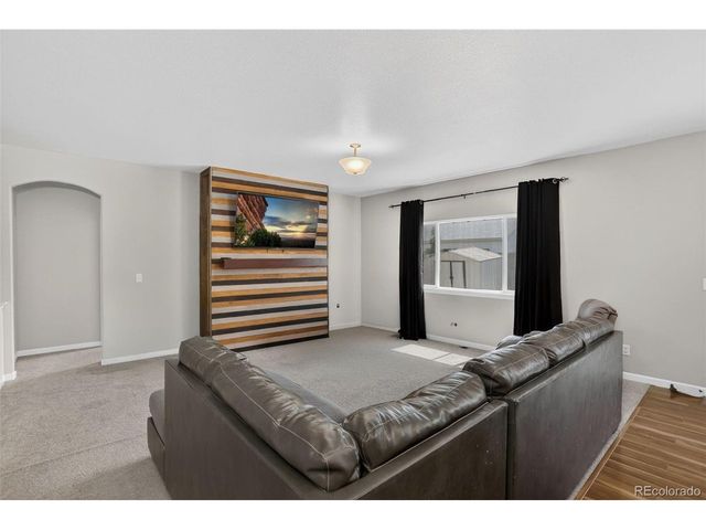 907 S Prairie Dr, Milliken, CO 80543