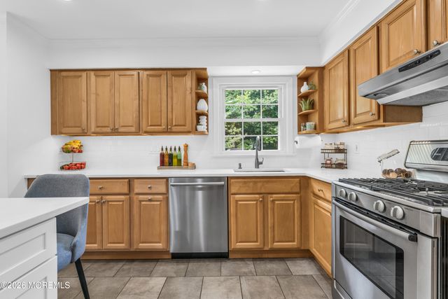 840 Nutswamp Road, Red Bank, NJ 07701