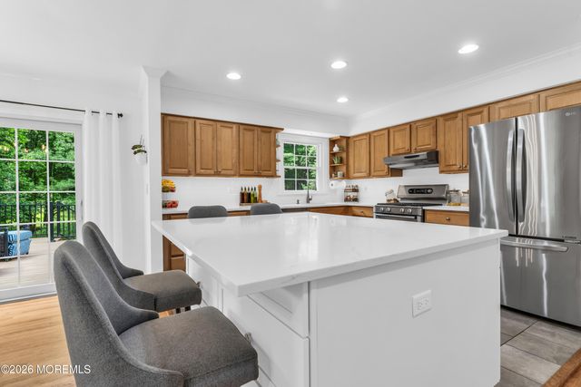840 Nutswamp Road, Red Bank, NJ 07701