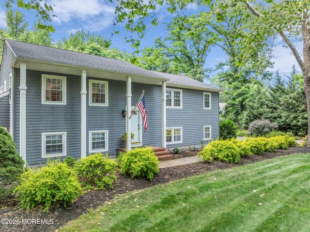 840 Nutswamp Road, Red Bank, NJ 07701