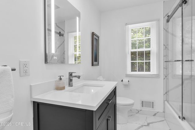 840 Nutswamp Road, Red Bank, NJ 07701