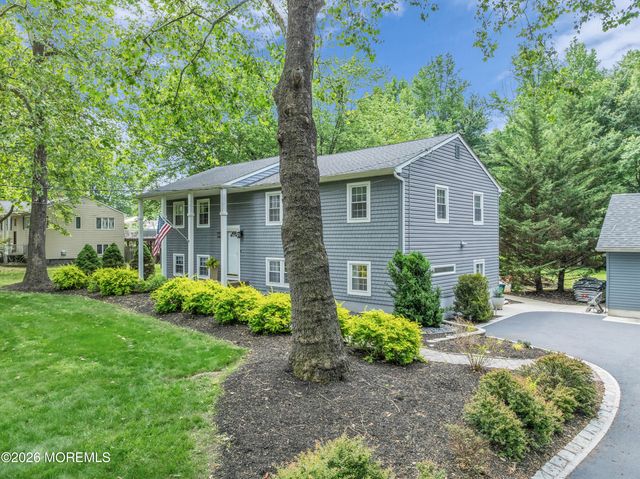 840 Nutswamp Road, Red Bank, NJ 07701