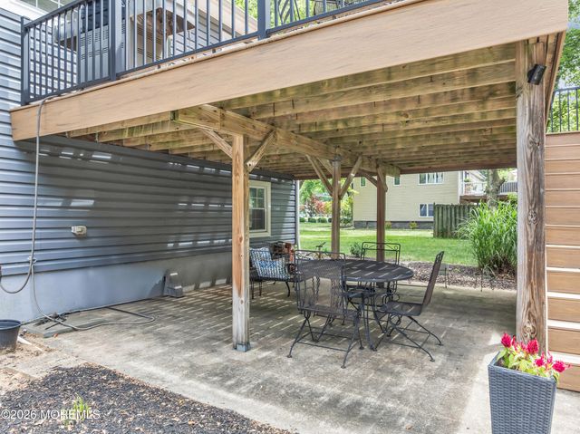 840 Nutswamp Road, Red Bank, NJ 07701