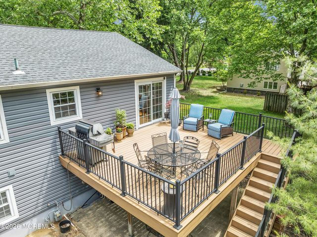 840 Nutswamp Road, Red Bank, NJ 07701