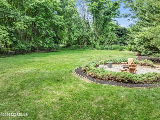 840 Nutswamp Road, Red Bank, NJ 07701