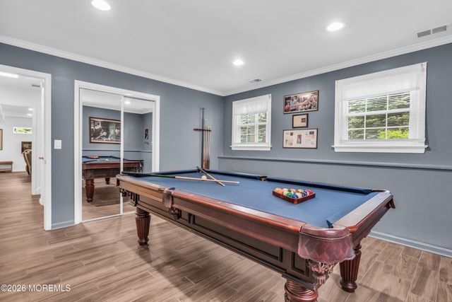 840 Nutswamp Road, Red Bank, NJ 07701