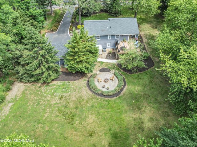 840 Nutswamp Road, Red Bank, NJ 07701