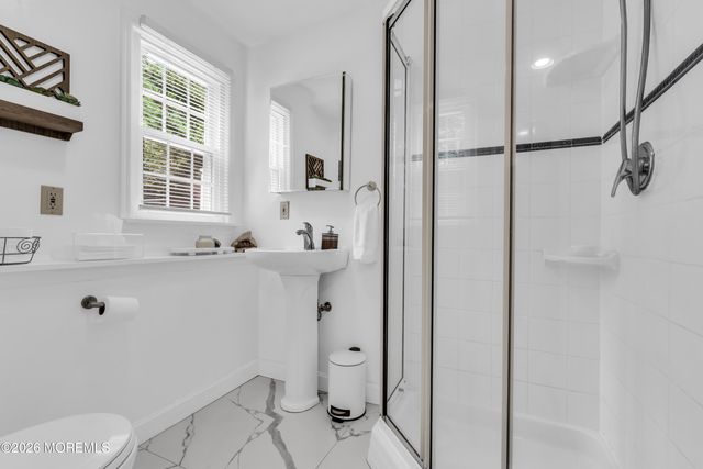 840 Nutswamp Road, Red Bank, NJ 07701