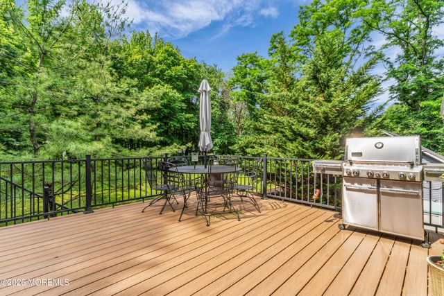 840 Nutswamp Road, Red Bank, NJ 07701