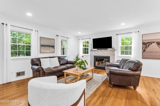 840 Nutswamp Road, Red Bank, NJ 07701