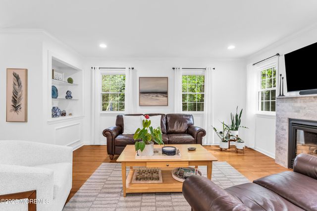 840 Nutswamp Road, Red Bank, NJ 07701