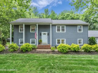 840 Nutswamp Road, Red Bank, NJ 07701