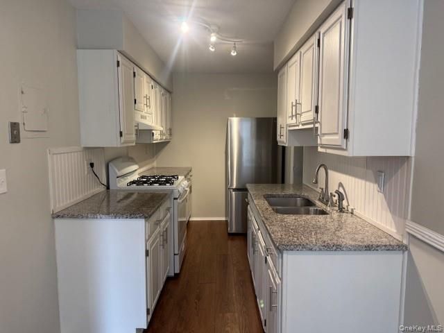 6 Colonial Road 80, Beacon, NY 12508