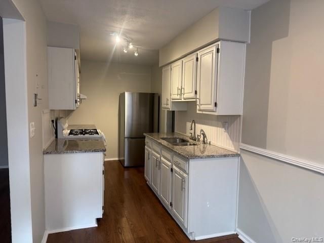 6 Colonial Road 80, Beacon, NY 12508