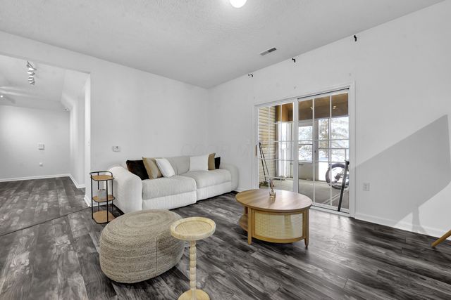 1925 Fortstone Lane, Columbus, OH 43228