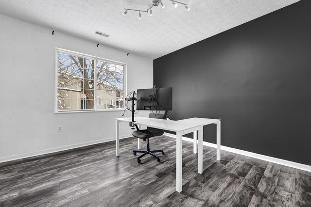 1925 Fortstone Lane, Columbus, OH 43228