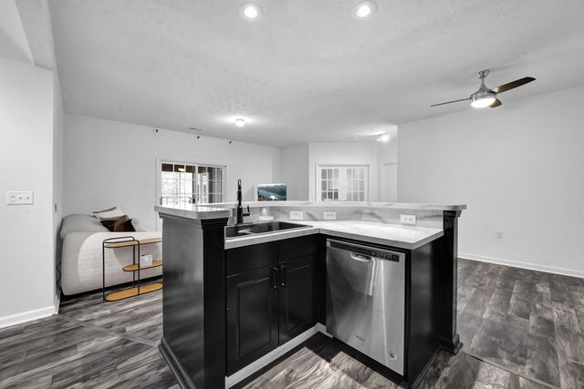 1925 Fortstone Lane, Columbus, OH 43228