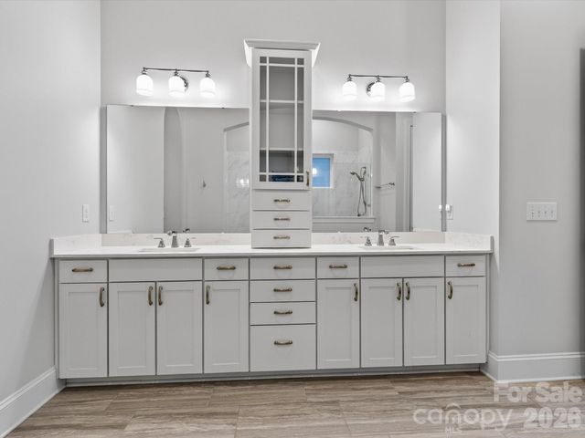 13105 Kornegy Drive, Charlotte, NC 28277