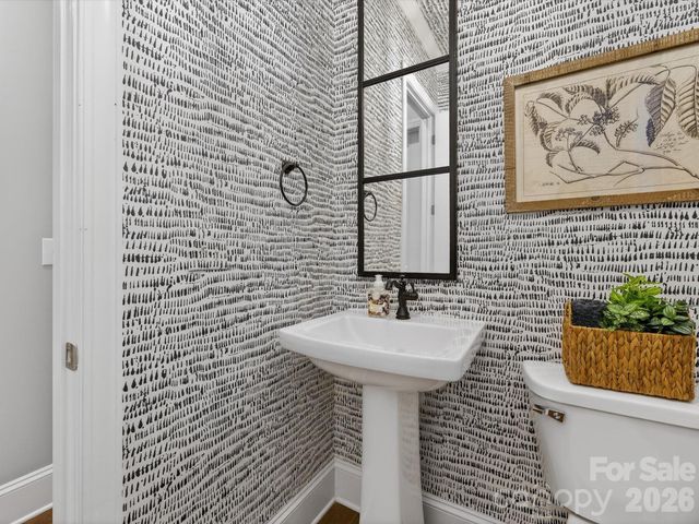 13105 Kornegy Drive, Charlotte, NC 28277