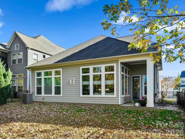 13105 Kornegy Drive, Charlotte, NC 28277