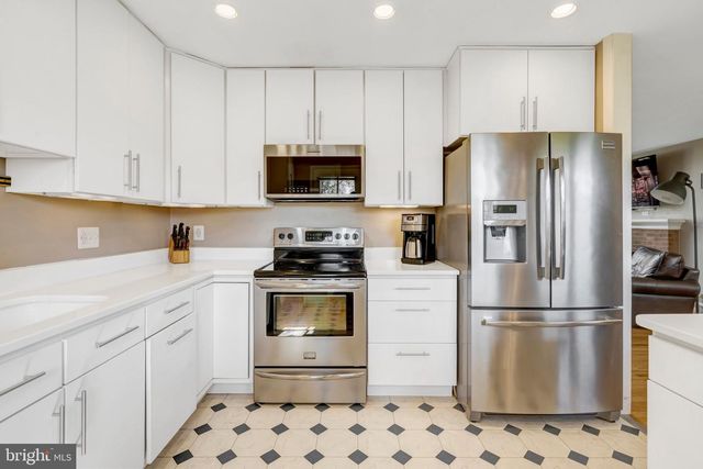 5230 OLDCASTLE LN, Springfield, VA 22151