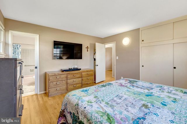 5230 OLDCASTLE LN, Springfield, VA 22151