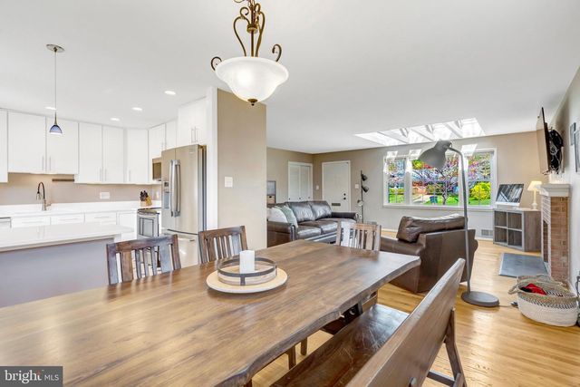 5230 OLDCASTLE LN, Springfield, VA 22151