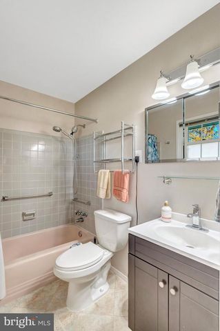 5230 OLDCASTLE LN, Springfield, VA 22151
