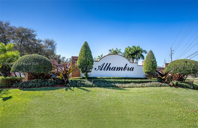 405 SW 198th Ter, Pembroke Pines, FL 33029