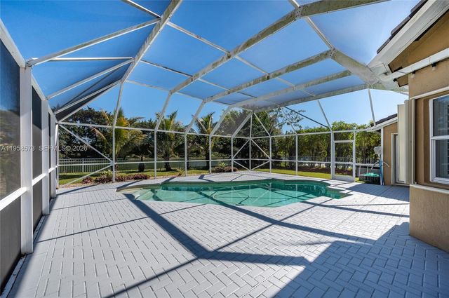 405 SW 198th Ter, Pembroke Pines, FL 33029