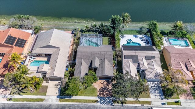 405 SW 198th Ter, Pembroke Pines, FL 33029