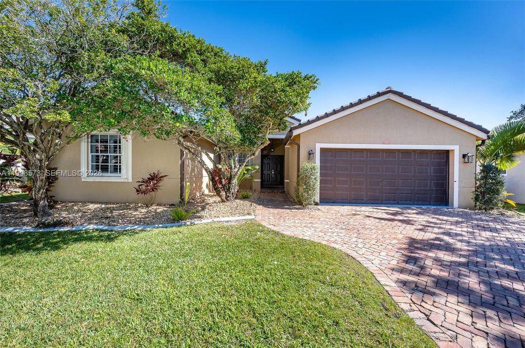 405 SW 198th Ter, Pembroke Pines, FL 33029