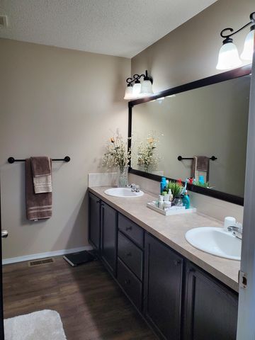 1435 E Berlin, Haysville, KS 67060