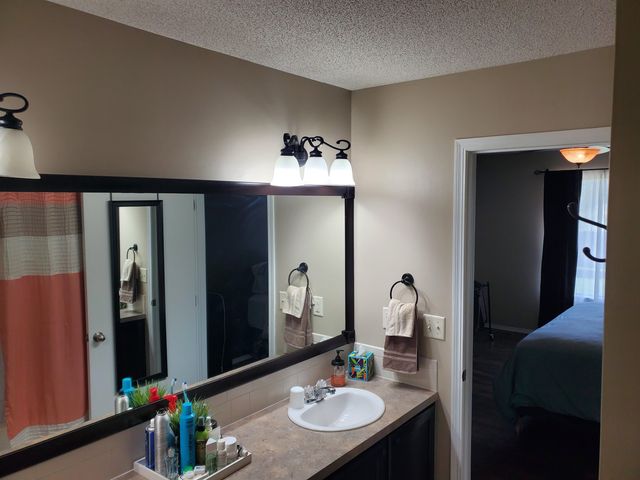 1435 E Berlin, Haysville, KS 67060