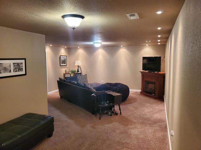 1435 E Berlin, Haysville, KS 67060