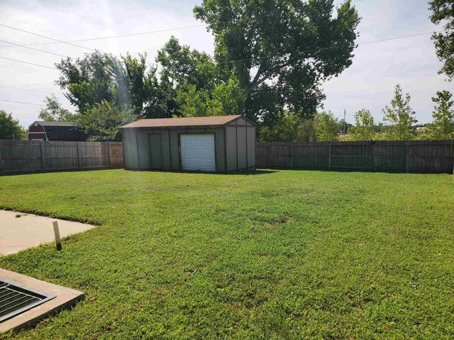 1435 E Berlin, Haysville, KS 67060