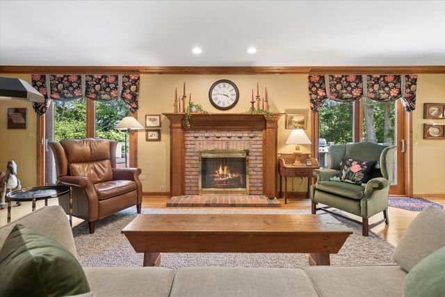 22801 W Glenhurst Road, Deer Park, IL 60010
