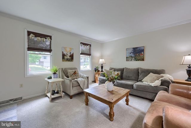 37 HOMESTEAD DR, Denver, PA 17517