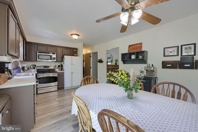 37 HOMESTEAD DR, Denver, PA 17517