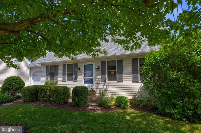37 HOMESTEAD DR, Denver, PA 17517