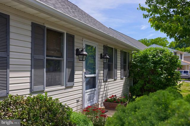 37 HOMESTEAD DR, Denver, PA 17517
