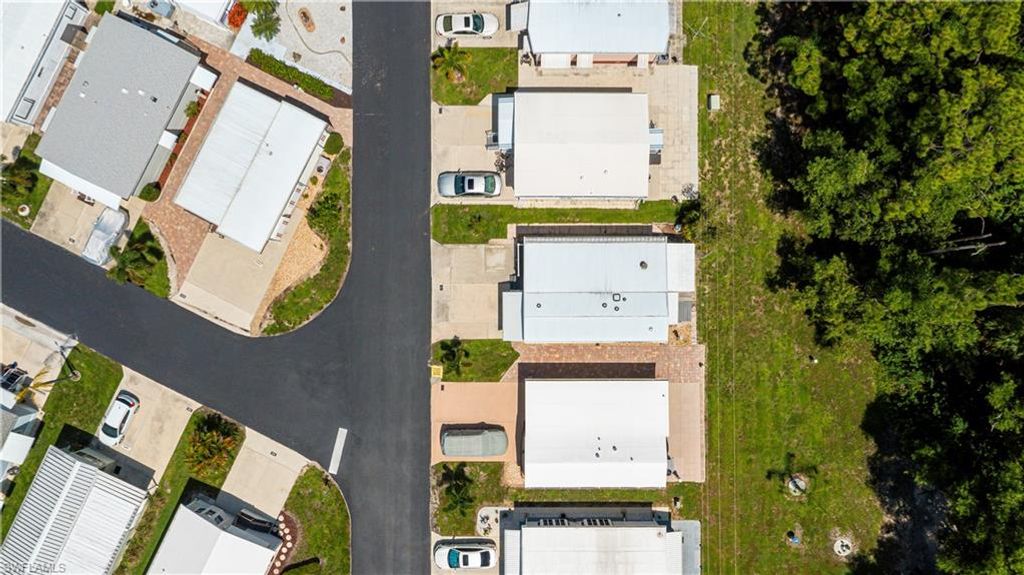 260 Caravan CIR, NORTH FORT MYERS, FL 33903 — photo 4