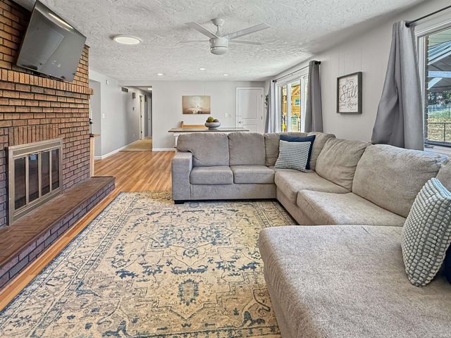 1300 Worrell Drive, Jasper, IN 47546